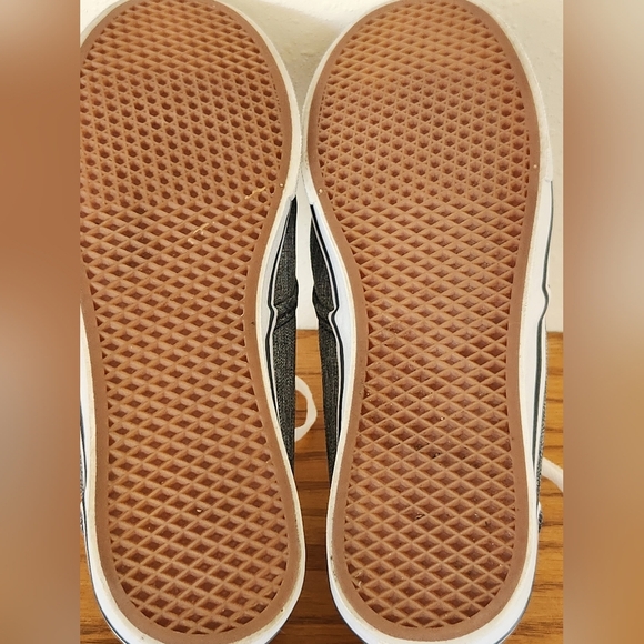 Vans Women's Shoes Size 7 Nearly New Condition - Picture 5 of 7